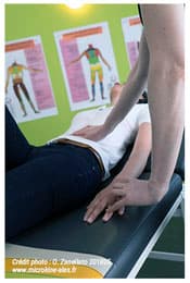 Séance de microkinésie : micropalpations spécifiques